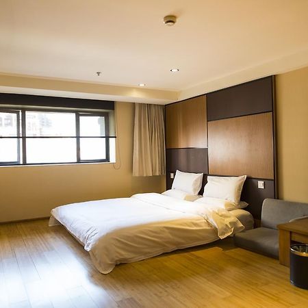 Ji Hotel Wuhan Guanggu Plaza מראה חיצוני תמונה