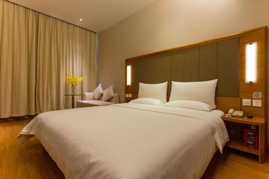 Ji Hotel Wuhan Guanggu Plaza חדר תמונה