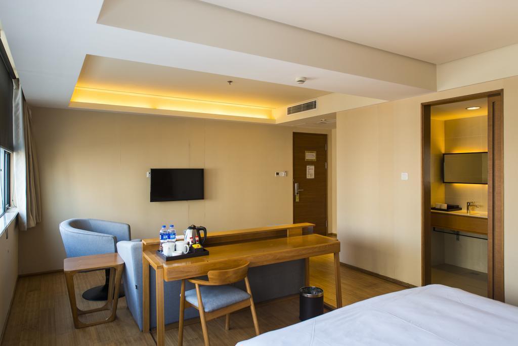 Ji Hotel Wuhan Guanggu Plaza מראה חיצוני תמונה